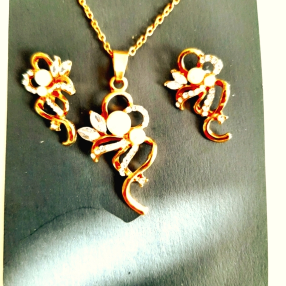 Gold Jewelry Set